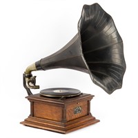 Victor Model III phonograph