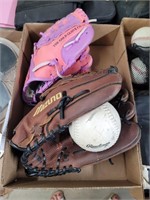 Baseball / softball gloves