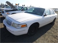 2000 Ford Crown Victoria Sedan