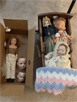Cradle with 4 Dolls