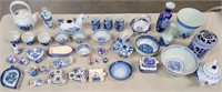 SW - MIXED LOT OF BLUE & WHITE WARE COLLECTIBLES