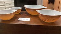 Set of 4 vintage Pyrex Nesting Bowls “Old
