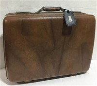 Vintage American Tourister Tan overnight 22"x16”