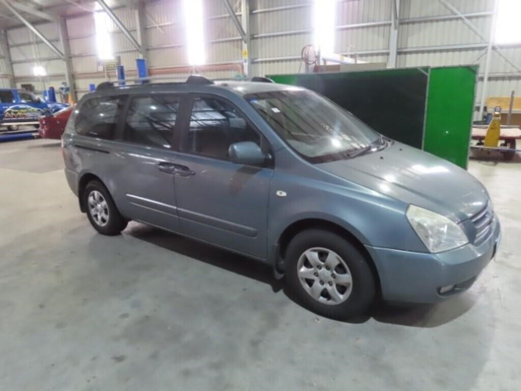 2008 Kia Grand Carnival