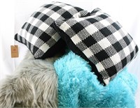 NIOB Throw over blanket+cushion set+faux fur bedro