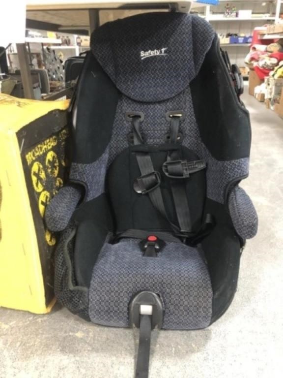 CAR SEAT