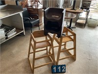 Lot 2 High chairs & 2 Booster Chairs