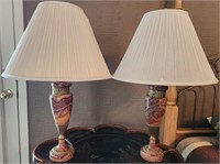 F - PAIR OF VINTAGE TABLE LAMPS W/ SHADES (R20)