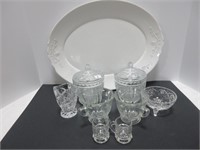 TRAY: 8PC CREAM/SUGARS, COVERED DISHES ETC