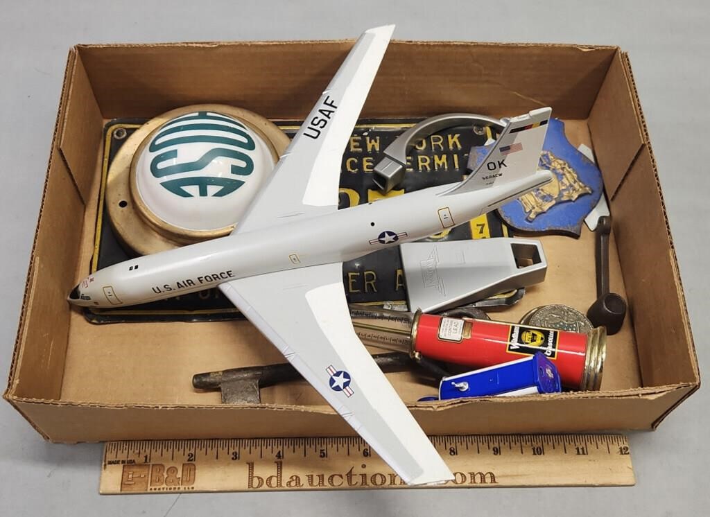 Airplane Desk Model & Collectibles Lot