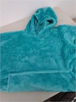 New  size xl turquoise robe