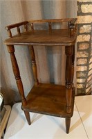 Vintage Wooden 2-Tier Side/Accent Table