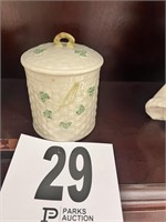 Belleek Jar(LR)