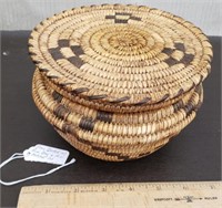 Vintage Pima Hand Woven Basket. A Bit of Rim