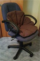 Cloth Desk Chair w/ Cushion on Wheels