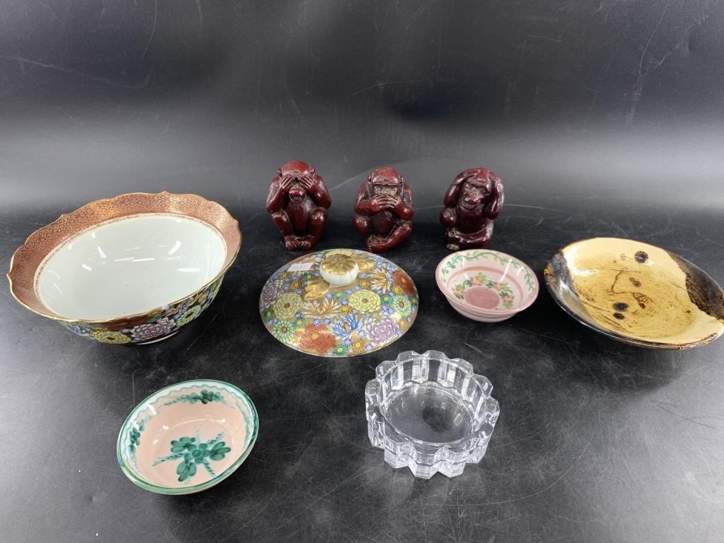 Lot with assorted enameled china and household dec