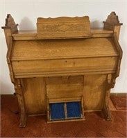 Estey Organ Company Electric Pump Organ