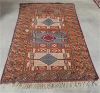 Oriental rug 50"72"