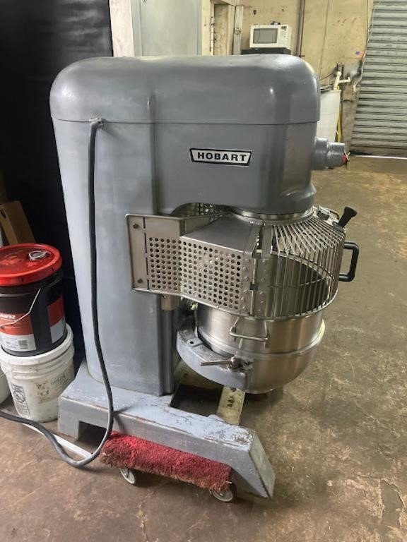 HOBART 60 QT MIXER 3 PHASE