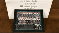 2004 Eagles autographed team photo card