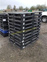 E3 (10) Heavy Duty Polly Pallets