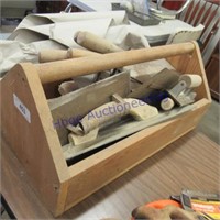 WOOD TOTE W/CEMENT TOOLS