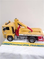 Toy tow truck