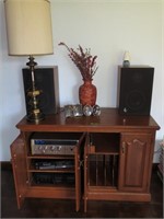 Stereo stystem in cabinet, misc.