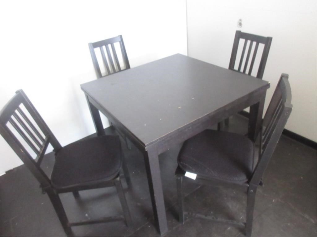 apartment size table and chairs with pull out ex.