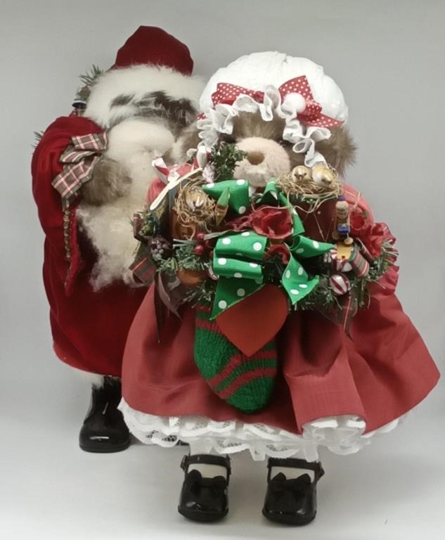 (O) Apple Whimsy's Santa Bear and Mrs. Claus