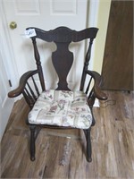 Wooden Armed Dinning Chair