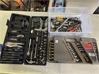 LOT OF TOOLS INCLUDING CRAFTSMAN WRENCH SET,