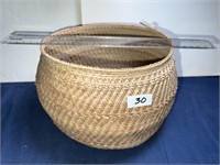 HAND WOVEN BASKET FROM UGANDA