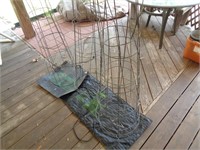 Tomato Cages & Seedling Heating Mats