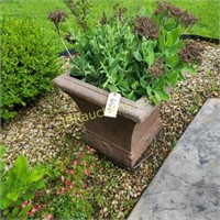 CONCRETE PLANTER