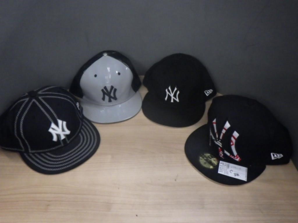 4 NEW YORK YANKEES FITTED HATS (SIZE 8)