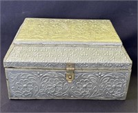 Vintage wood lidded box