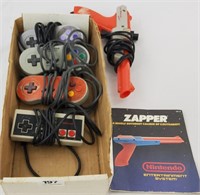 Orig Nintendo Super Nintendo Controllers & Zapper