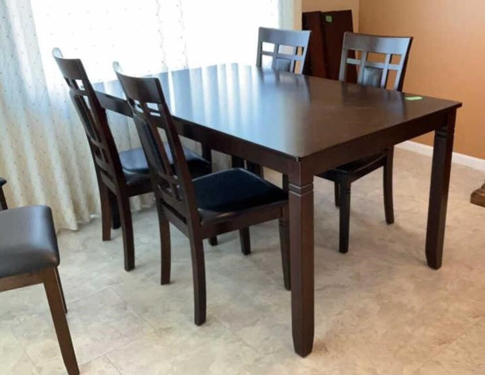 Wood table 60x36 x 30.5, 4 chairs