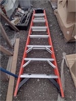Werner 8' Fiberglass Ladder 300lb