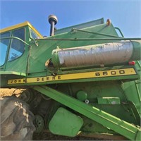 JD 6600 Combine, shows 1900 Hours, New Batteries