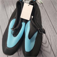 Womens Aqua shoes sz.7/8