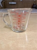 Glass Pyrex measuring cup