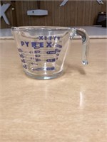 Glass Pyrex measuring cup