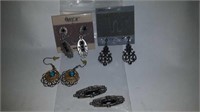 4 pairs of earrings