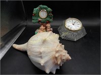 2 clocks & shell