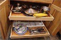 Stainless pans and dishes, Utensils