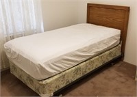 Very Nice Twin Size Bed w/ Serta Mattress