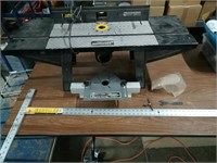 1 1/2 HP Craftsman Router w Small Table& 48" Sq