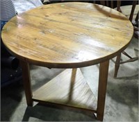 ROUND TABLE W/ LOWER SHELF 29x27